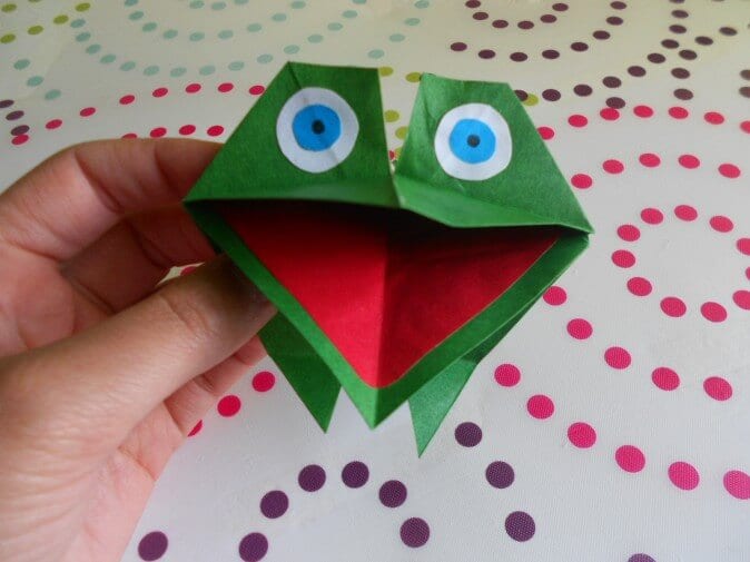Как сделать лягушку на пальцы из бумаги