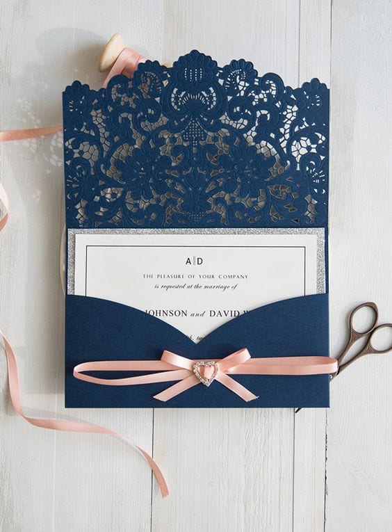 How do you make an envelope out of paper