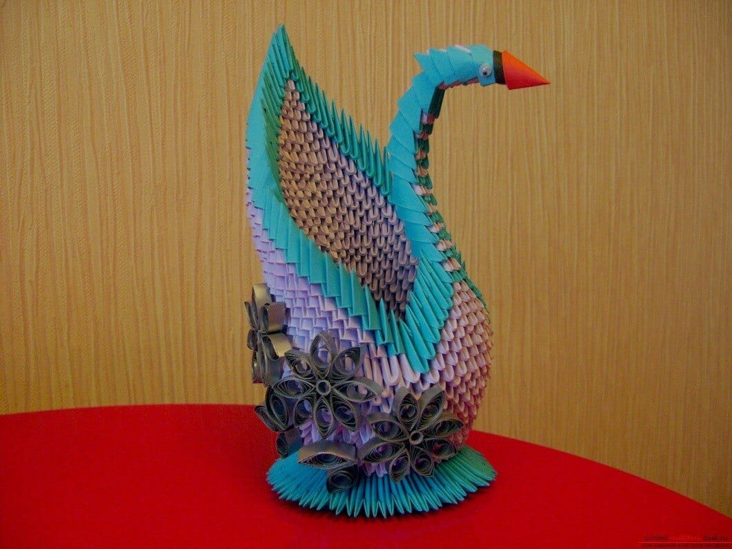 how to make a swan out of paper triangles