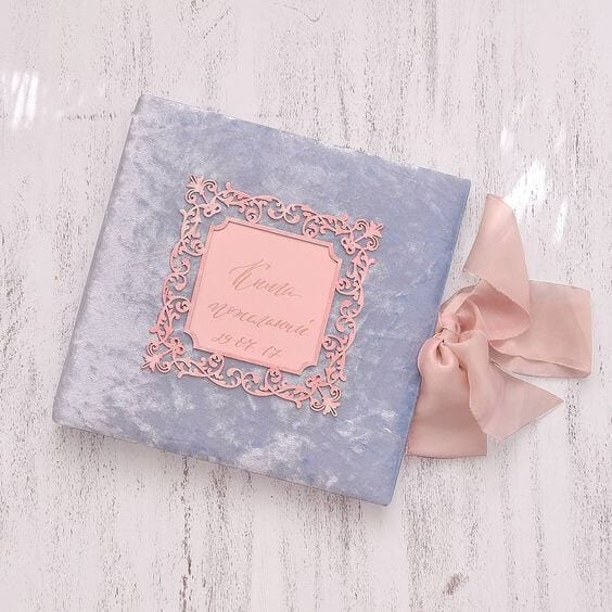 How do you make a scrapbook cover