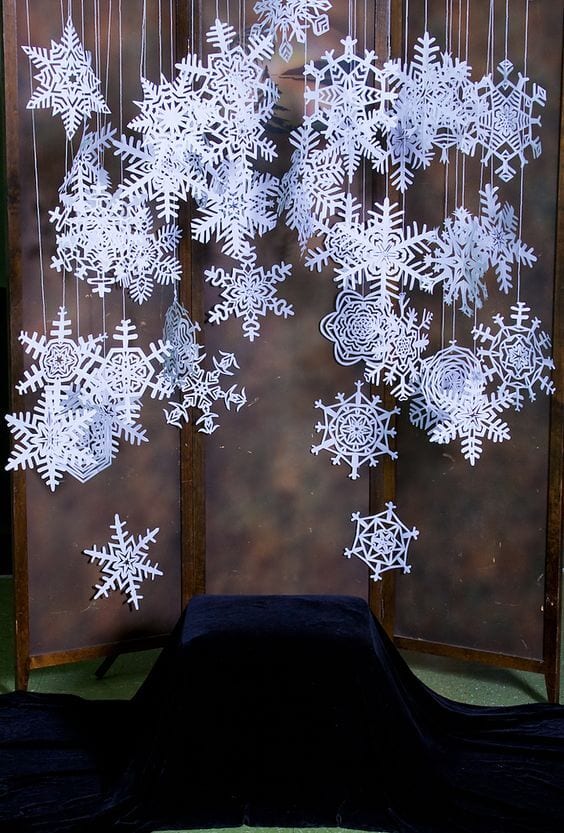 How to make these same snowflakes out of paper