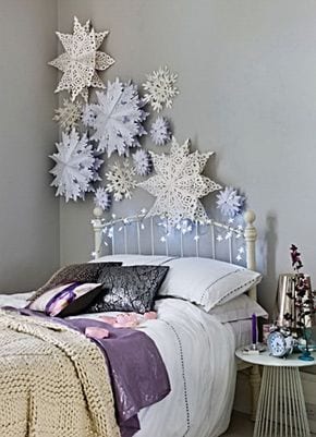 Using paper snowflakes you can make a beautiful decor