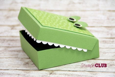 How do you make a gift box out of poster board