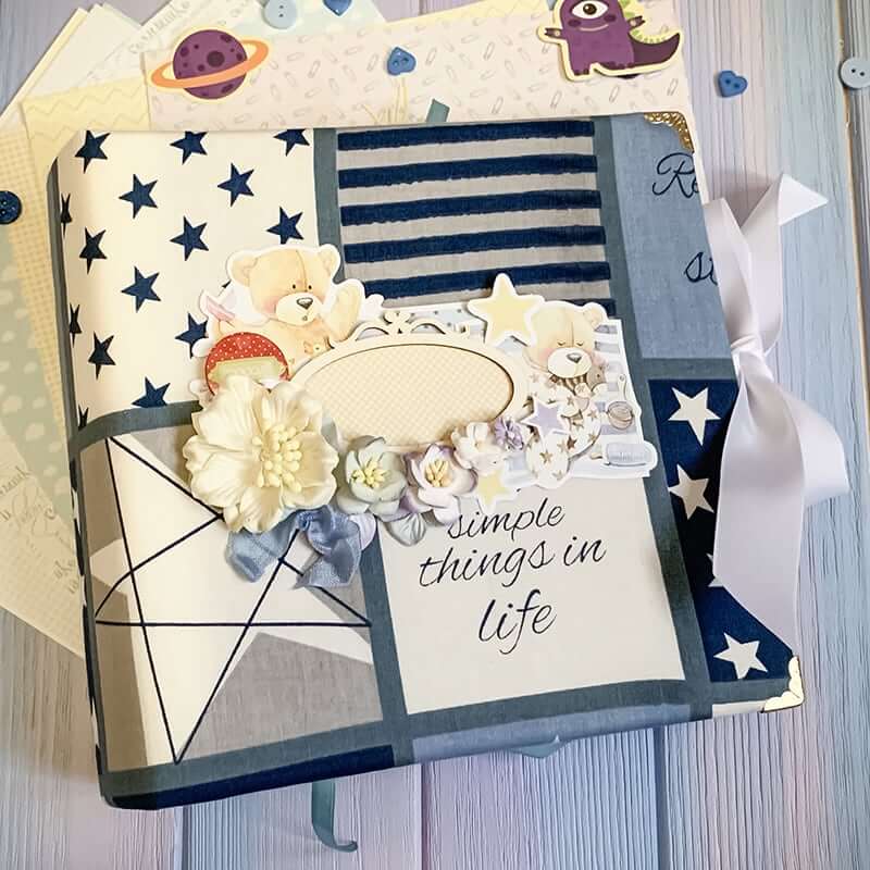 How do you make a scrapbook