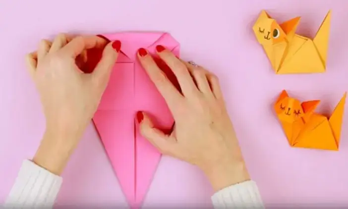 Do-it-yourself paper cat