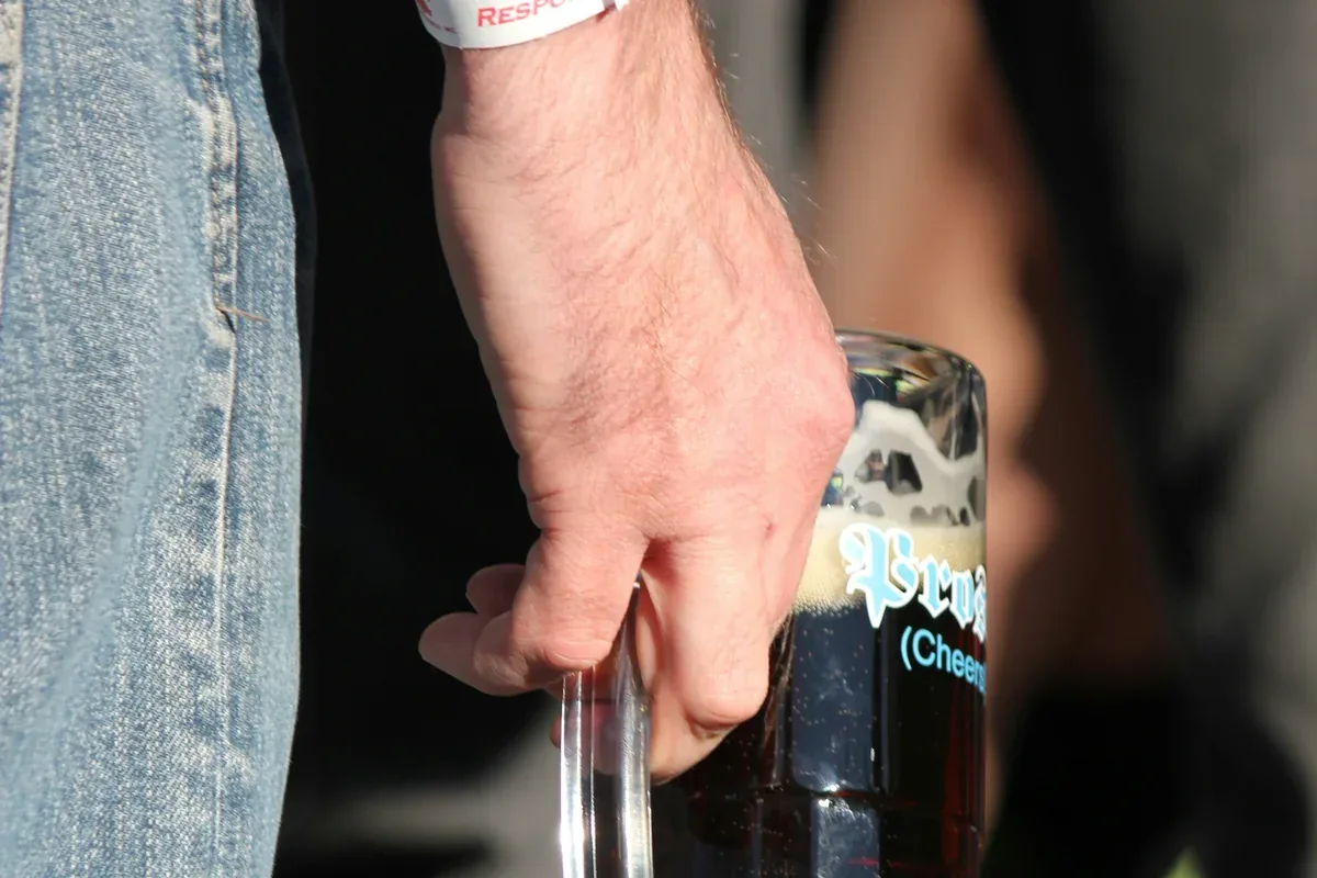 Oktoberfest-themed paper garland in blue and white colors